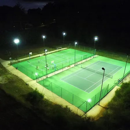 Domaene Mit Jacuzzi By Interhome 別荘 *