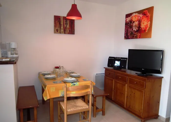 Domaene Mit Jacuzzi By Interhome