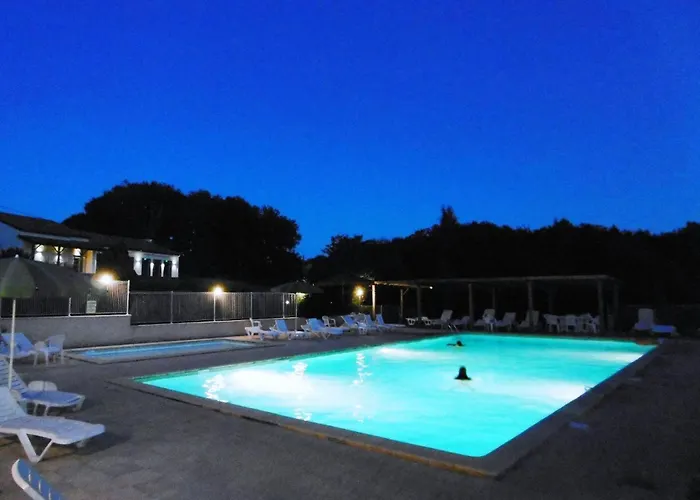 度假居 Domaene Mit Jacuzzi By Interhome Gavaudun