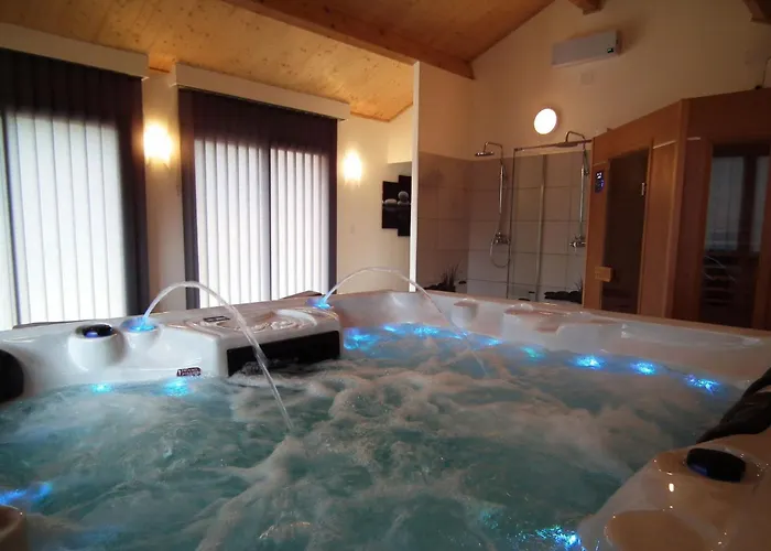 度假居 Domaene Mit Jacuzzi By Interhome