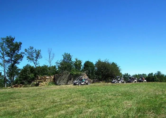 Domaene Mit Jacuzzi By Interhome 度假居