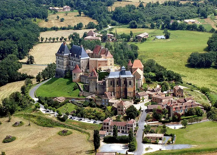 Domaene Mit Jacuzzi By Interhome Gavaudun